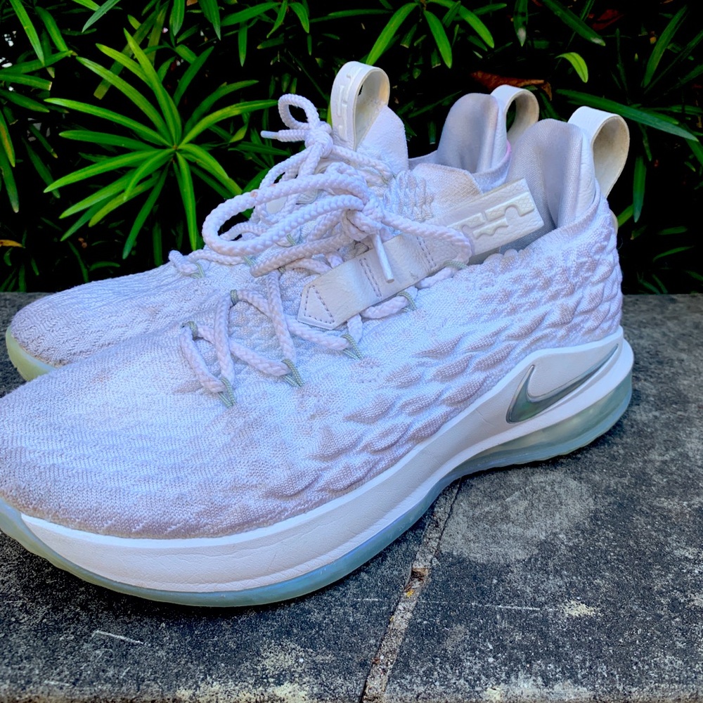 Nike Lebron 15 Low White Metallic